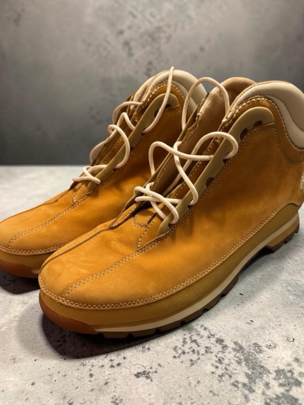Timberland Men's Chukka Boots in Wheat Tan